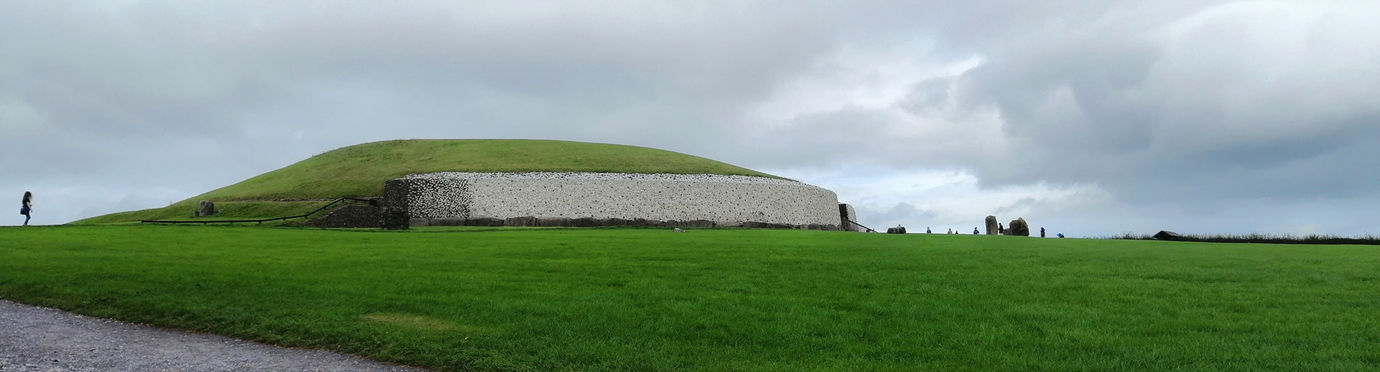 Pénétrer dans le tombeau de Newgrange