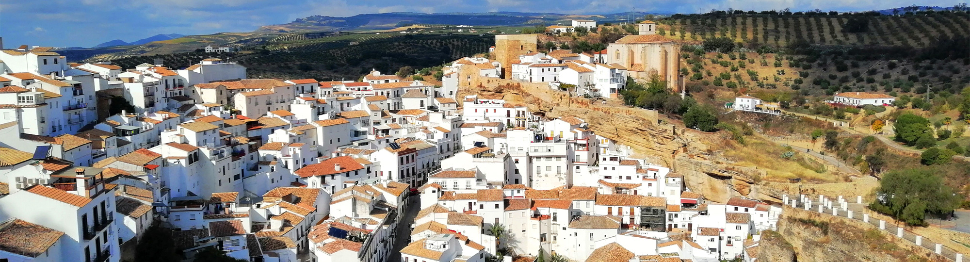 Séténil, le village blanc sous les falaises