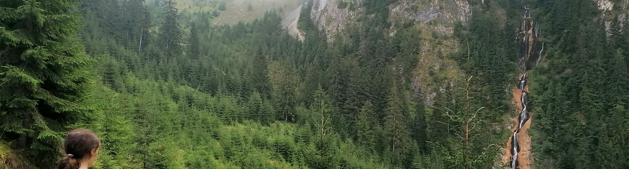 La cascade des chevaux et la clochette du chat